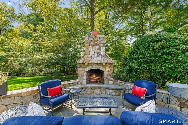 758 Smith Ridge Road, New Canaan, CT 06840