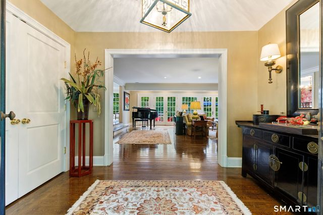 758 Smith Ridge Road, New Canaan, CT 06840