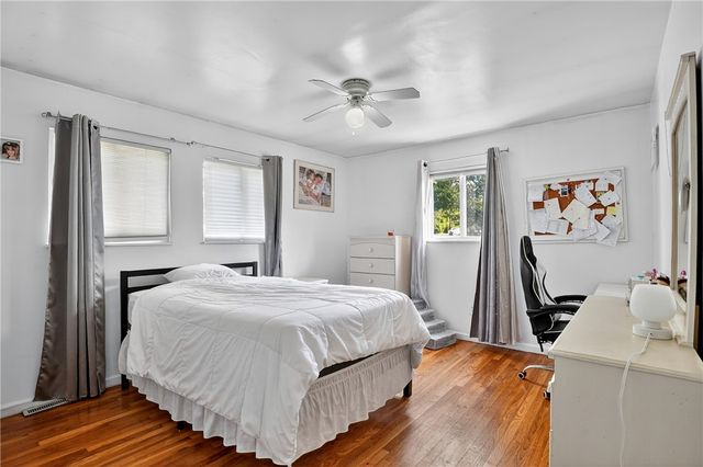 6094 Library Rd, Bethel Park, PA 15102