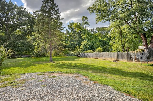 6094 Library Rd, Bethel Park, PA 15102