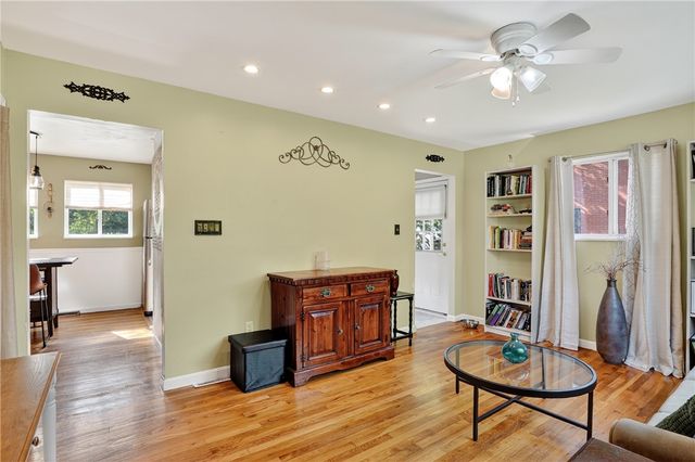 6094 Library Rd, Bethel Park, PA 15102