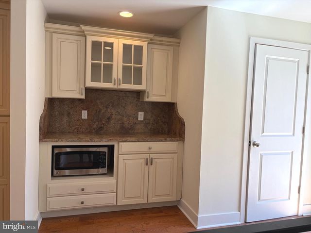 1007 S 7TH ST, Philadelphia, PA 19147