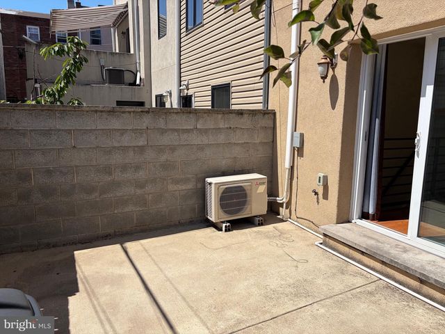 1007 S 7TH ST, Philadelphia, PA 19147