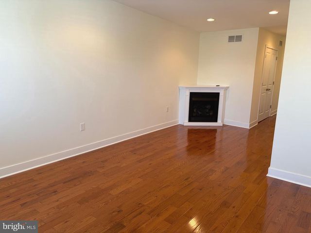 1007 S 7TH ST, Philadelphia, PA 19147
