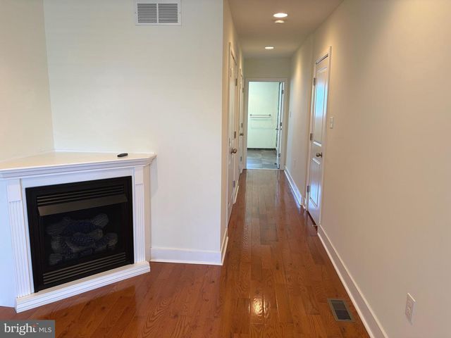 1007 S 7TH ST, Philadelphia, PA 19147