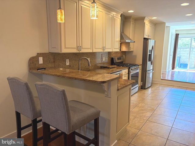 1007 S 7TH ST, Philadelphia, PA 19147