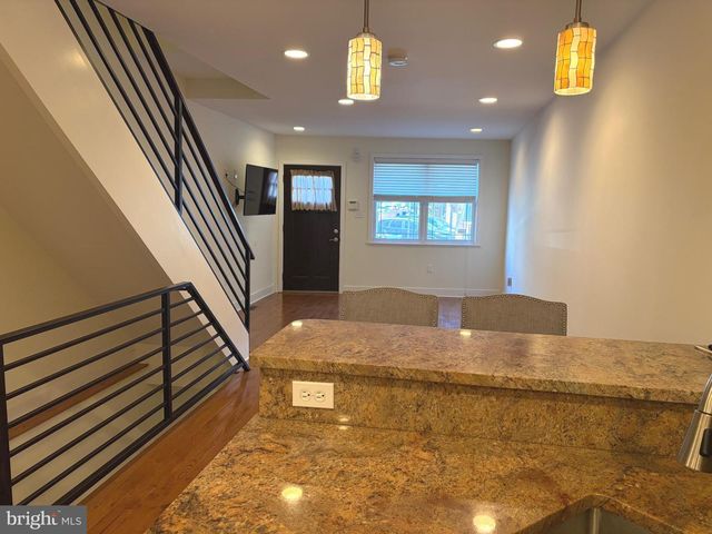 1007 S 7TH ST, Philadelphia, PA 19147