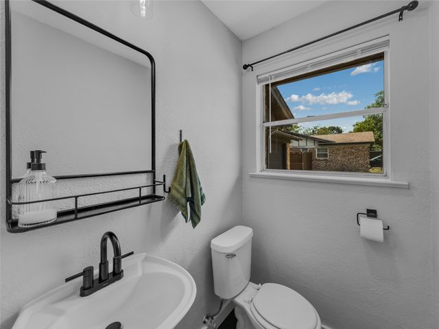 703 Whitener Road, Euless, TX 76040