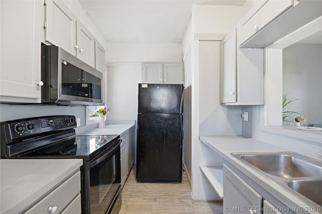 209 E Miami Avenue, Cleveland, OK 74020