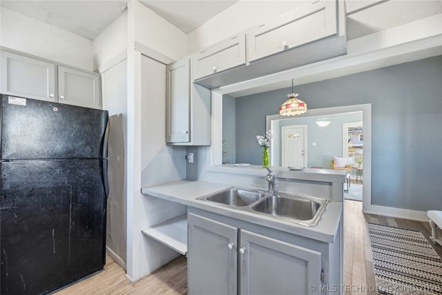 209 E Miami Avenue, Cleveland, OK 74020