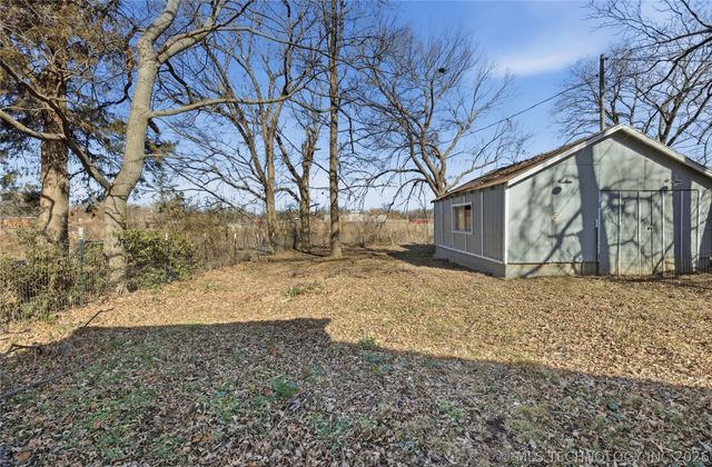 209 E Miami Avenue, Cleveland, OK 74020