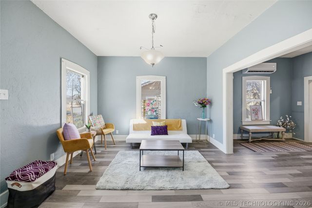 209 E Miami Avenue, Cleveland, OK 74020