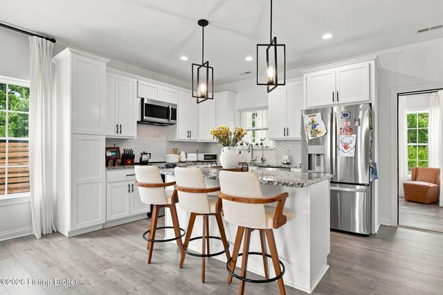 9201 Harvester Pl, Louisville, KY 40291