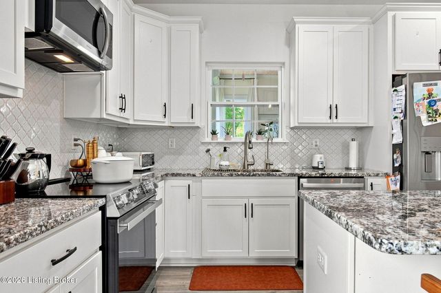 9201 Harvester Pl, Louisville, KY 40291
