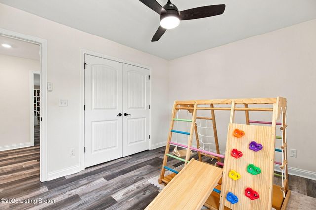 9201 Harvester Pl, Louisville, KY 40291