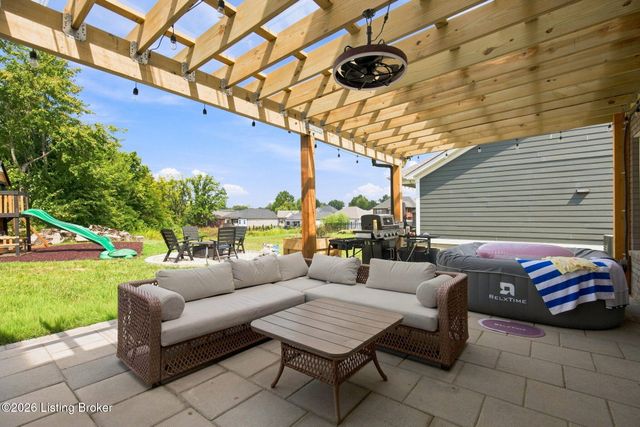 9201 Harvester Pl, Louisville, KY 40291