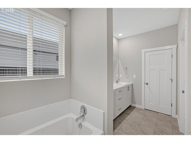 4212 Ne 188TH Cir, Vancouver, WA 98686