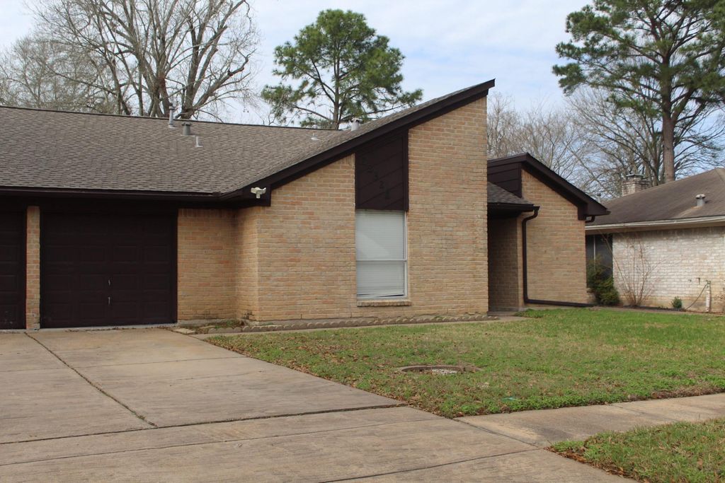 22322 Smokey Hill Drive, Katy, TX 77450