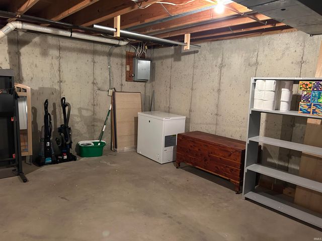 5912 Lansdown Boulevard, South Bend, IN 46614