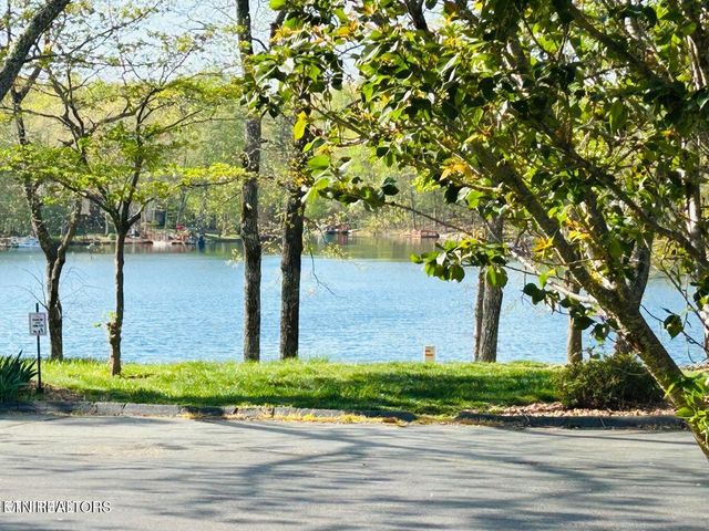 7 Lakeshore Circle 141, Crossville, TN 38558