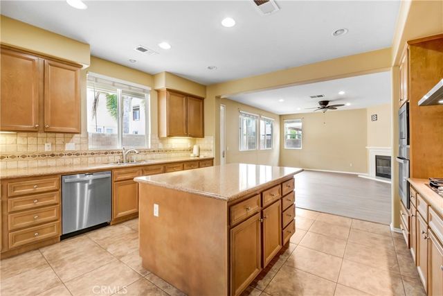 6352 Lotus, Corona, CA 92880