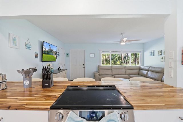 3619 N SUWANNEE POINT, Crystal River, FL 34428