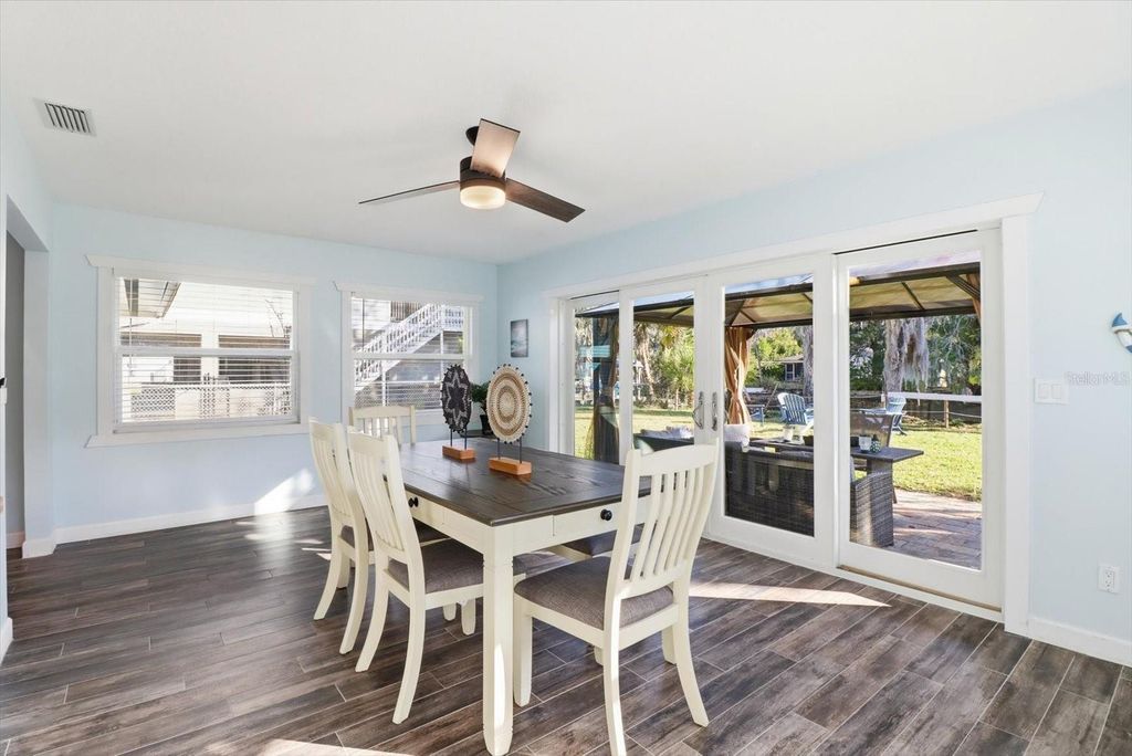 Image 16 of property listing at 3619 N SUWANNEE POINT, Crystal River, FL 34428