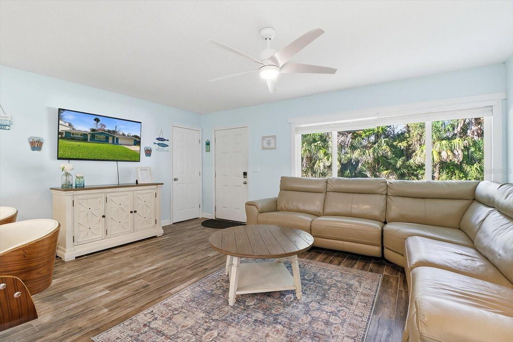 Image 9 of property listing at 3619 N SUWANNEE POINT, Crystal River, FL 34428