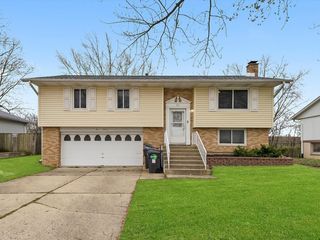 511 Freeman Avenue, Streamwood, IL 60107