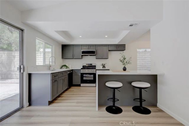 3256 N Frederic, Burbank, CA 91504