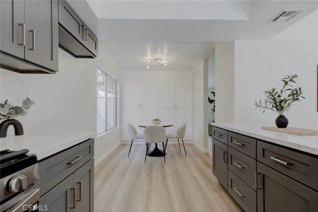 3256 N Frederic, Burbank, CA 91504