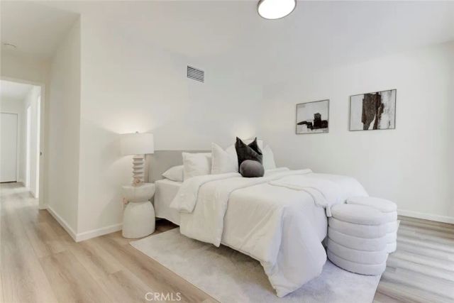 3256 N Frederic, Burbank, CA 91504