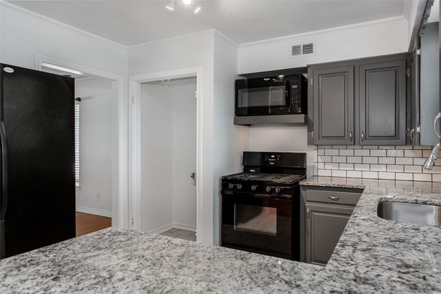 6915 Inverness Lane, Dallas, TX 75214