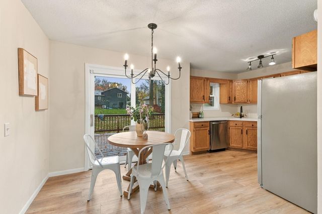 2613 Wimbledon Drive, Woodbury, MN 55125