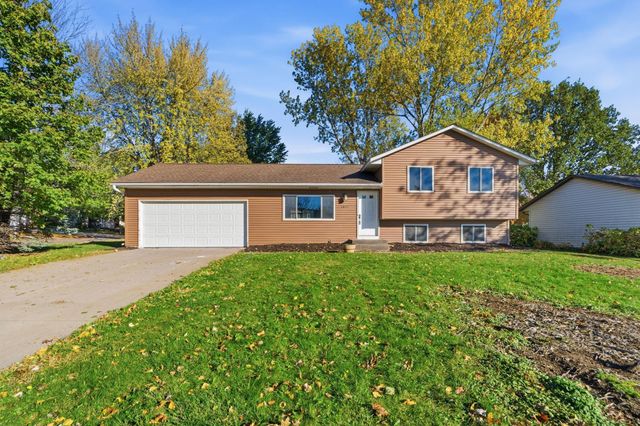 2613 Wimbledon Drive, Woodbury, MN 55125