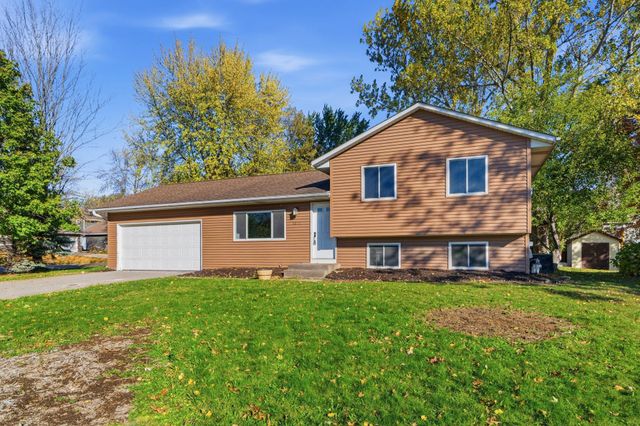 2613 Wimbledon Drive, Woodbury, MN 55125