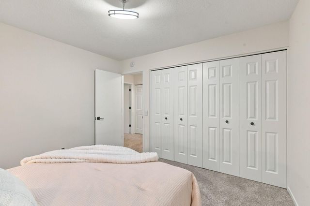 2613 Wimbledon Drive, Woodbury, MN 55125