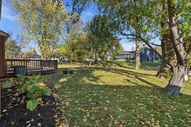 2613 Wimbledon Drive, Woodbury, MN 55125