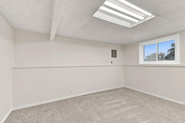 2613 Wimbledon Drive, Woodbury, MN 55125