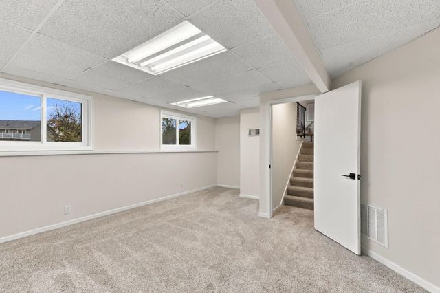 2613 Wimbledon Drive, Woodbury, MN 55125
