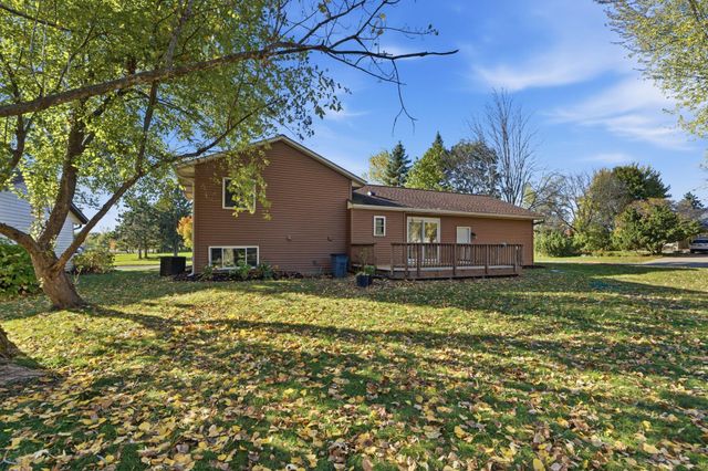 2613 Wimbledon Drive, Woodbury, MN 55125