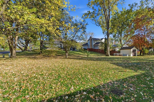 2613 Wimbledon Drive, Woodbury, MN 55125