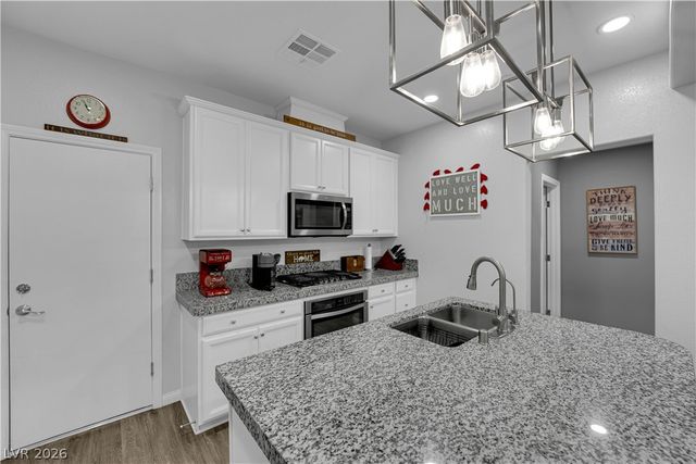 160 Lomita Heights Drive, Las Vegas, NV 89138