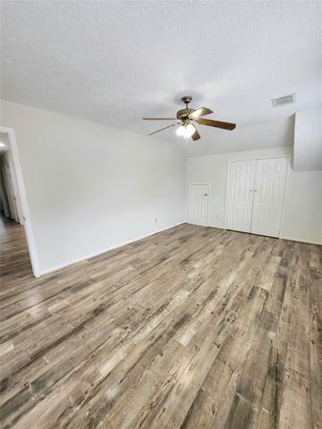 14335 Berrington Drive, Houston, TX 77083