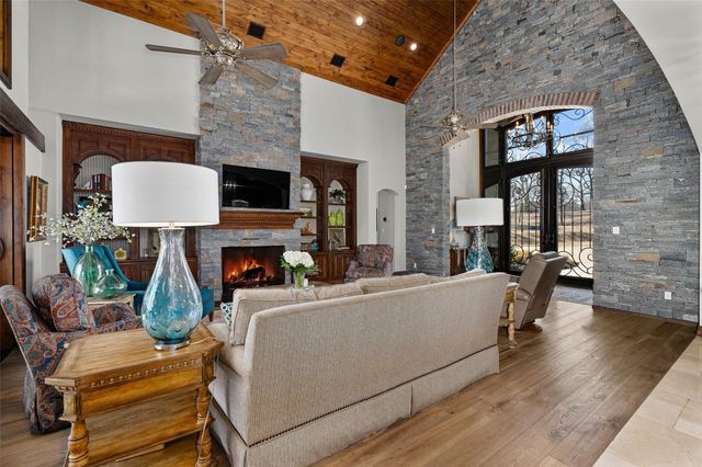 8081 Lords Way, Mooringsport, LA 71060