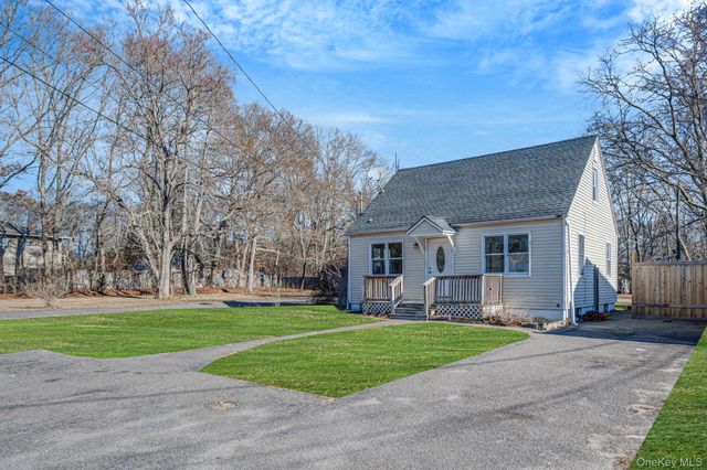 476 Revilo Avenue, Shirley, NY 11967