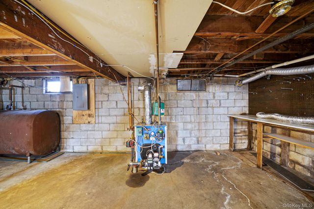 476 Revilo Avenue, Shirley, NY 11967