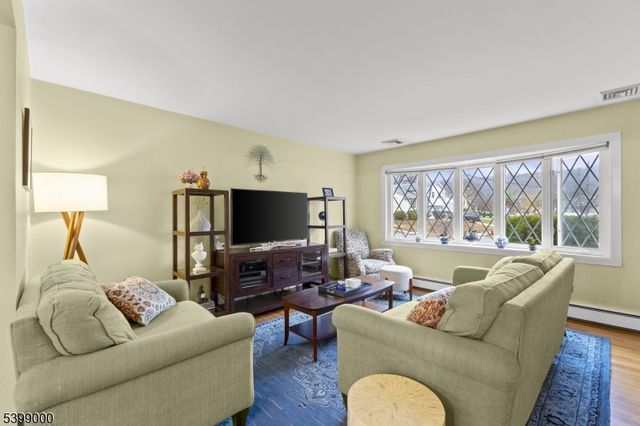 36 Willow Way, Wanaque Boro, NJ 07465