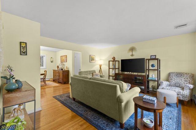 36 Willow Way, Wanaque Boro, NJ 07465