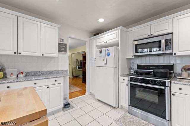 36 Willow Way, Wanaque Boro, NJ 07465